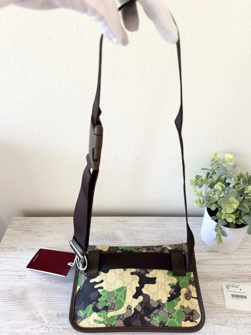 New Gucci GG Supreme Camouflaged green canvas mens belt bag crossbody, size 80